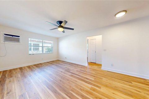 Immobilier commercial à vendre à Tampa, Floride: 4 chambres, 139.35 m2 № 1676008 - photo 20