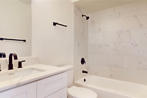 Immobilier commercial à vendre à Tampa, Floride: 4 chambres, 139.35 m2 № 1676008 - photo 10