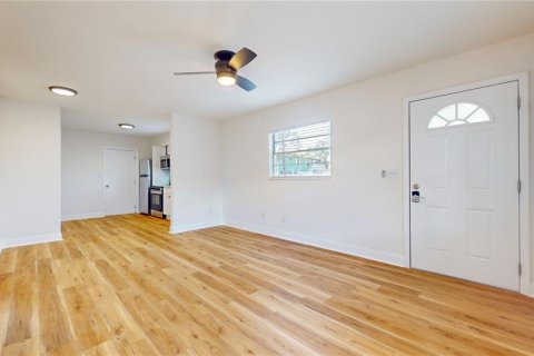 Immobilier commercial à vendre à Tampa, Floride: 4 chambres, 139.35 m2 № 1676008 - photo 3