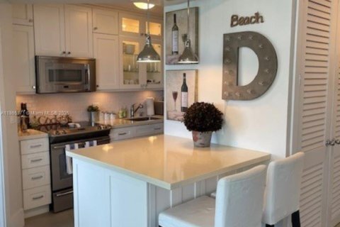 Снять в аренду кондоминиум в Майами-Бич, Флорида 1 спальня, 75.25м2, № 1957738 - фото 4