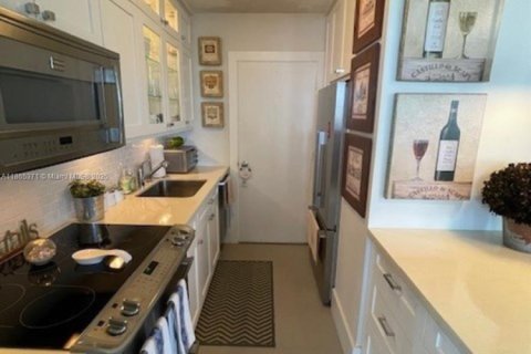 Снять в аренду кондоминиум в Майами-Бич, Флорида 1 спальня, 75.25м2, № 1957738 - фото 6