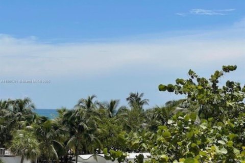 Снять в аренду кондоминиум в Майами-Бич, Флорида 1 спальня, 75.25м2, № 1957738 - фото 17