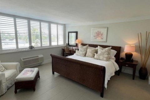 Снять в аренду кондоминиум в Майами-Бич, Флорида 1 спальня, 75.25м2, № 1957738 - фото 9