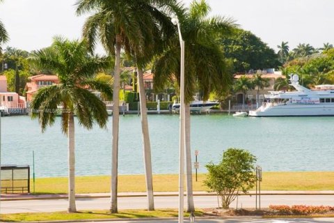 Снять в аренду кондоминиум в Майами-Бич, Флорида 1 спальня, 75.25м2, № 1957738 - фото 21