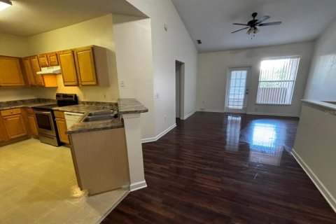Condo in Tampa, Florida, 1 bedroom  № 1825138 - photo 3