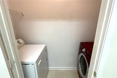 Condo in Tampa, Florida, 1 bedroom  № 1825138 - photo 12