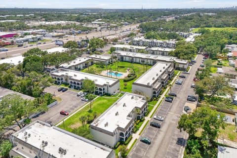 Condo in Brandon, Florida, 2 bedrooms  № 1746864 - photo 19