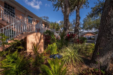 Condo in Port Charlotte, Florida, 2 bedrooms  № 2134858 - photo 6
