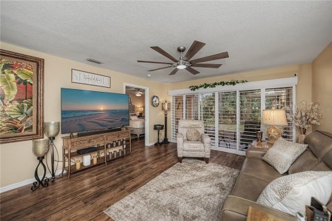 Condo in Port Charlotte, Florida, 2 bedrooms  № 2134858 - photo 14