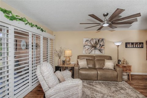 Condo in Port Charlotte, Florida, 2 bedrooms  № 2134858 - photo 16