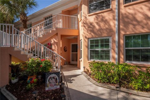 Condo in Port Charlotte, Florida, 2 bedrooms  № 2134858 - photo 8