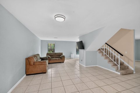 Townhouse in Wellington, Florida 3 bedrooms, 193.42 sq.m. № 2428490 - photo 14