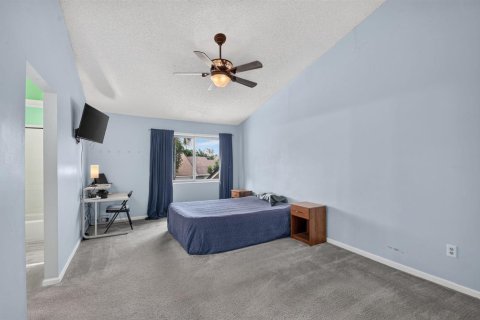Townhouse in Wellington, Florida 3 bedrooms, 193.42 sq.m. № 2428490 - photo 27