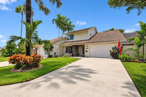 Townhouse in Wellington, Florida 3 bedrooms, 193.42 sq.m. № 2428490 - photo 4