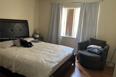 Купить кондоминиум в Хайалиа, Флорида 2 спальни, 112.41м2, № 2085389 - фото 6