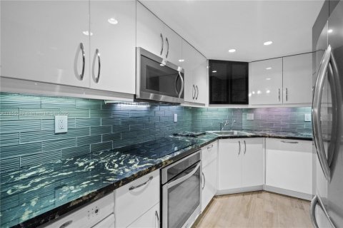 Condominio en alquiler en Fort Lauderdale, Florida, 2 dormitorios, 102.19 m2 № 1881485 - foto 12
