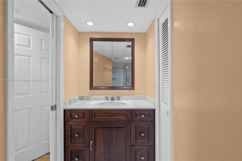 Condominio en alquiler en Fort Lauderdale, Florida, 2 dormitorios, 102.19 m2 № 1881485 - foto 11