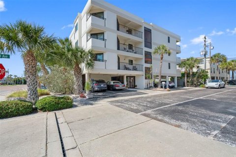 Condo à Indian Rocks Beach, Floride, 2 chambres  № 2375827