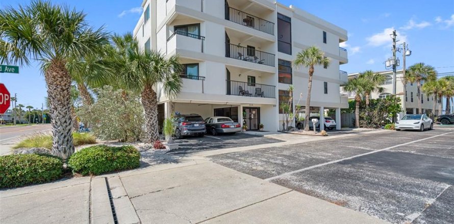 Condo à Indian Rocks Beach, Floride, 2 chambres  № 2375827