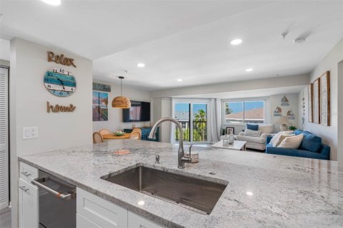 Copropriété à vendre à Indian Rocks Beach, Floride: 2 chambres, 100.33 m2 № 2375827 - photo 7