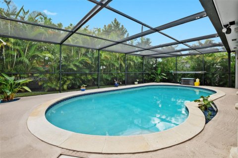 House in Miramar, Florida 3 bedrooms, 124.58 sq.m. № 1890092 - photo 22