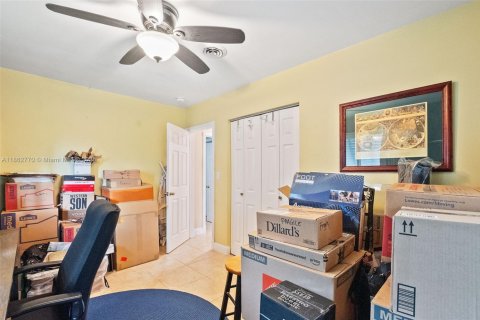 House in Miramar, Florida 3 bedrooms, 124.58 sq.m. № 1890092 - photo 18