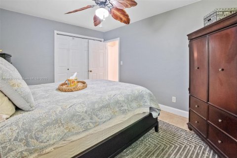 House in Miramar, Florida 3 bedrooms, 124.58 sq.m. № 1890092 - photo 25