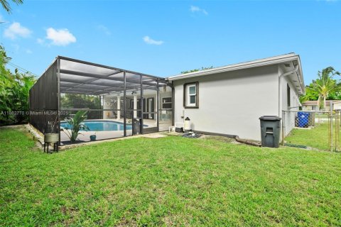 House in Miramar, Florida 3 bedrooms, 124.58 sq.m. № 1890092 - photo 24