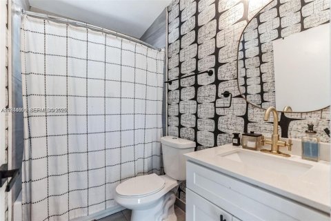 Casa en alquiler en Miami, Florida, 3 dormitorios, 123.56 m2 № 2059977 - foto 14