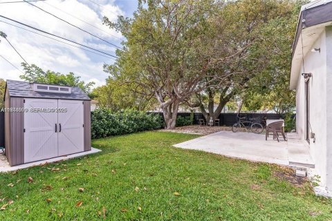 Casa en alquiler en Miami, Florida, 3 dormitorios, 123.56 m2 № 2059977 - foto 19