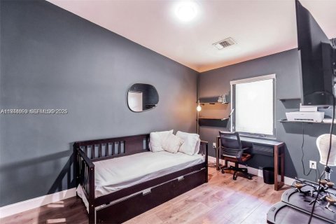 Casa en alquiler en Miami, Florida, 3 dormitorios, 123.56 m2 № 2059977 - foto 12