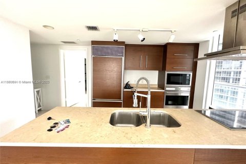 Condo in Miami, Florida, 2 bedrooms  № 1929120 - photo 6