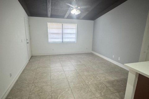 Appartement à louer à West Palm Beach, Floride: 2 chambres, 81.29 m2 № 2439189 - photo 4