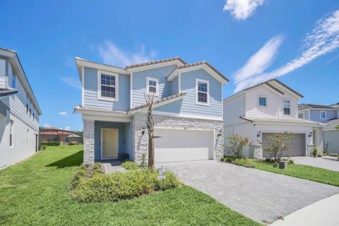 House in Davenport, Florida 7 bedrooms, 295.06 sq.m. № 2393663 - photo 2