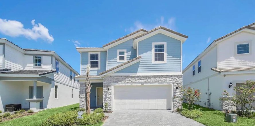 House in Davenport, Florida 7 bedrooms, 295.06 sq.m. № 2393663