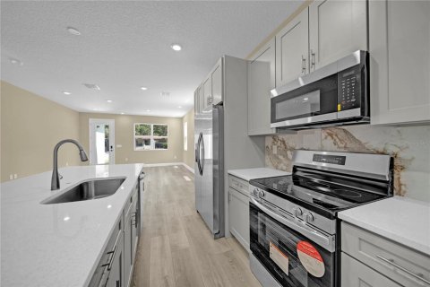 House in Winter Garden, Florida 3 bedrooms, 135.27 sq.m. № 1884520 - photo 7