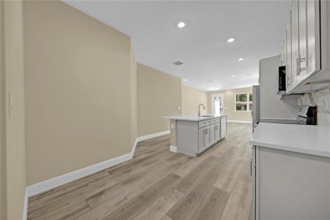 House in Winter Garden, Florida 3 bedrooms, 135.27 sq.m. № 1884520 - photo 13