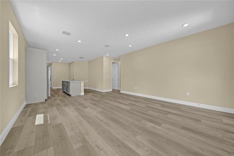 House in Winter Garden, Florida 3 bedrooms, 135.27 sq.m. № 1884520 - photo 4