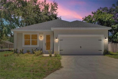 House in Winter Garden, Florida 3 bedrooms, 135.27 sq.m. № 1884520 - photo 1