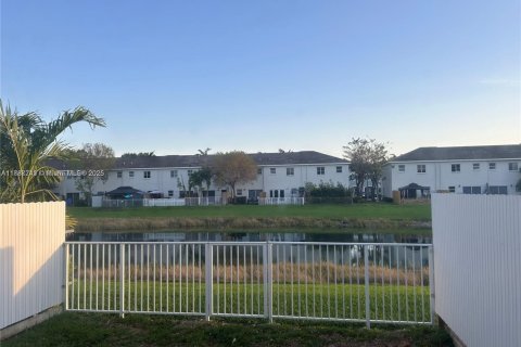 Adosado en alquiler en Homestead, Florida, 3 dormitorios, 141.03 m2 № 1941751 - foto 5