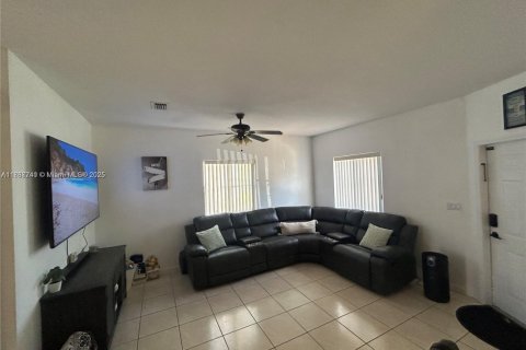 Adosado en alquiler en Homestead, Florida, 3 dormitorios, 141.03 m2 № 1941751 - foto 2