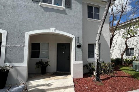 Adosado en alquiler en Homestead, Florida, 3 dormitorios, 141.03 m2 № 1941751 - foto 1