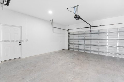 House in Lehigh Acres, Florida 3 bedrooms № 1988674 - photo 23