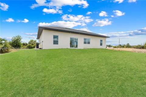 House in Lehigh Acres, Florida 3 bedrooms № 1988674 - photo 24
