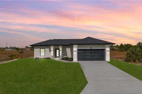 House in Lehigh Acres, Florida 3 bedrooms № 1988674 - photo 22