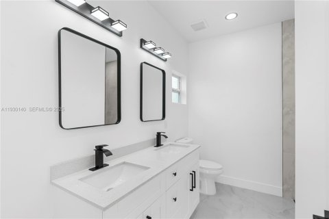 House in Lehigh Acres, Florida 3 bedrooms № 1988674 - photo 10