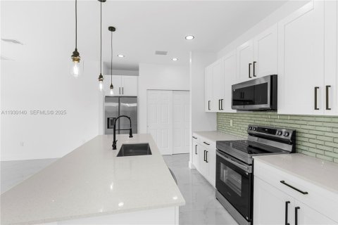 House in Lehigh Acres, Florida 3 bedrooms № 1988674 - photo 20