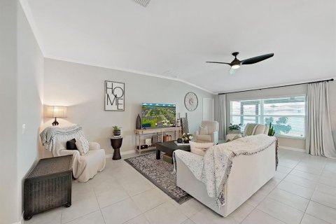 House in Wimauma, Florida 4 bedrooms, 179.77 sq.m. № 2200788 - photo 18