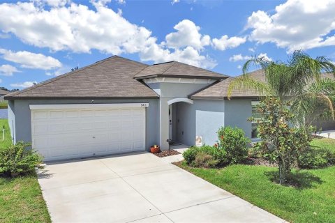 House in Wimauma, Florida 4 bedrooms, 179.77 sq.m. № 2200788