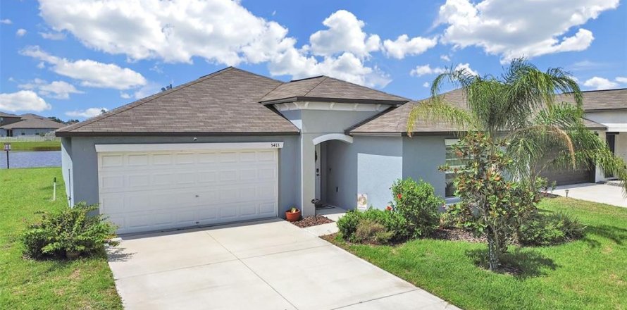 House in Wimauma, Florida 4 bedrooms, 179.77 sq.m. № 2200788